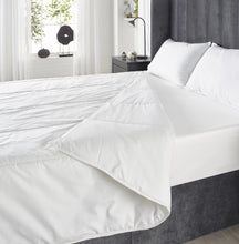 Load image into Gallery viewer, Downland Fire Retardant Source 5 Duvet 10.5 Tog