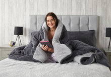 Load image into Gallery viewer, Huggleland Easy Wash Reversible Coverless Teddy Duvet and Pillowcase - Charcoal/Grey

